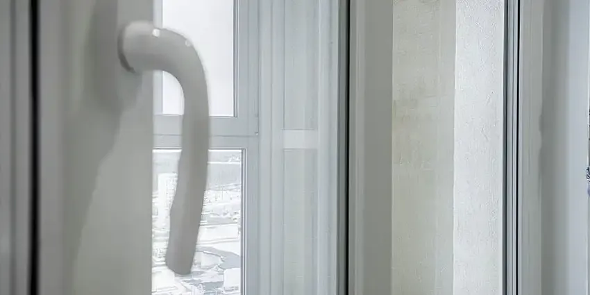 Почему замерзают окна на балконе, и что с этим делать - 6