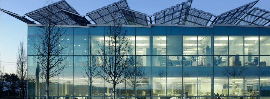 Окна в офисе