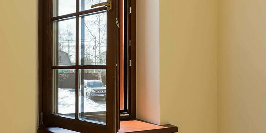 Как открыть окно ПВХ снаружи, если входная дверь захлопнулась - 1