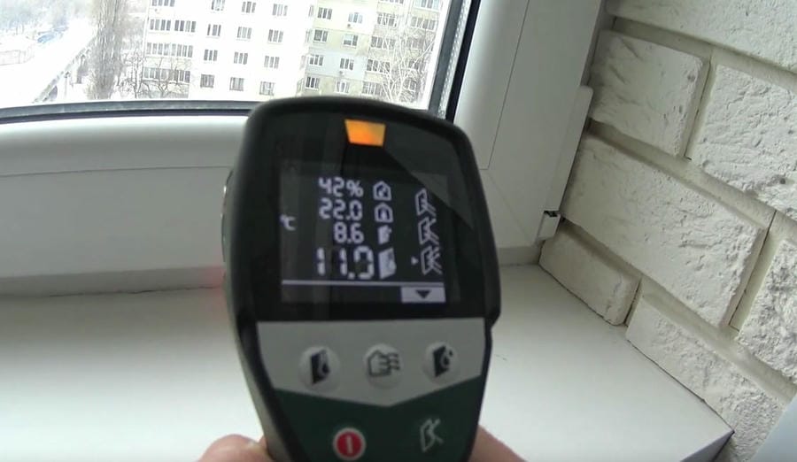 промерзает окно