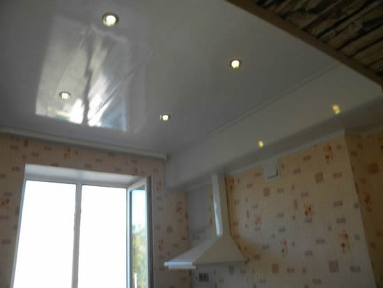 ПВХ потолок на кухне и в коридоре своими руками